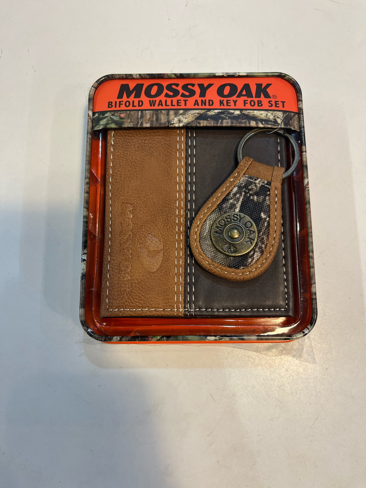 NWT Mossy Oak Two-Tone Wallet Set