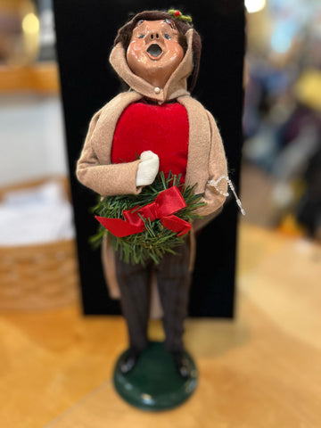 Byers’ Choice Caroler Man w/ Wreath