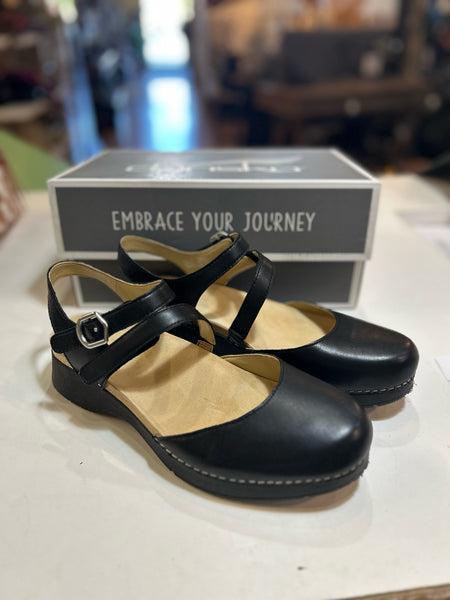 New in Box Dansko size 41