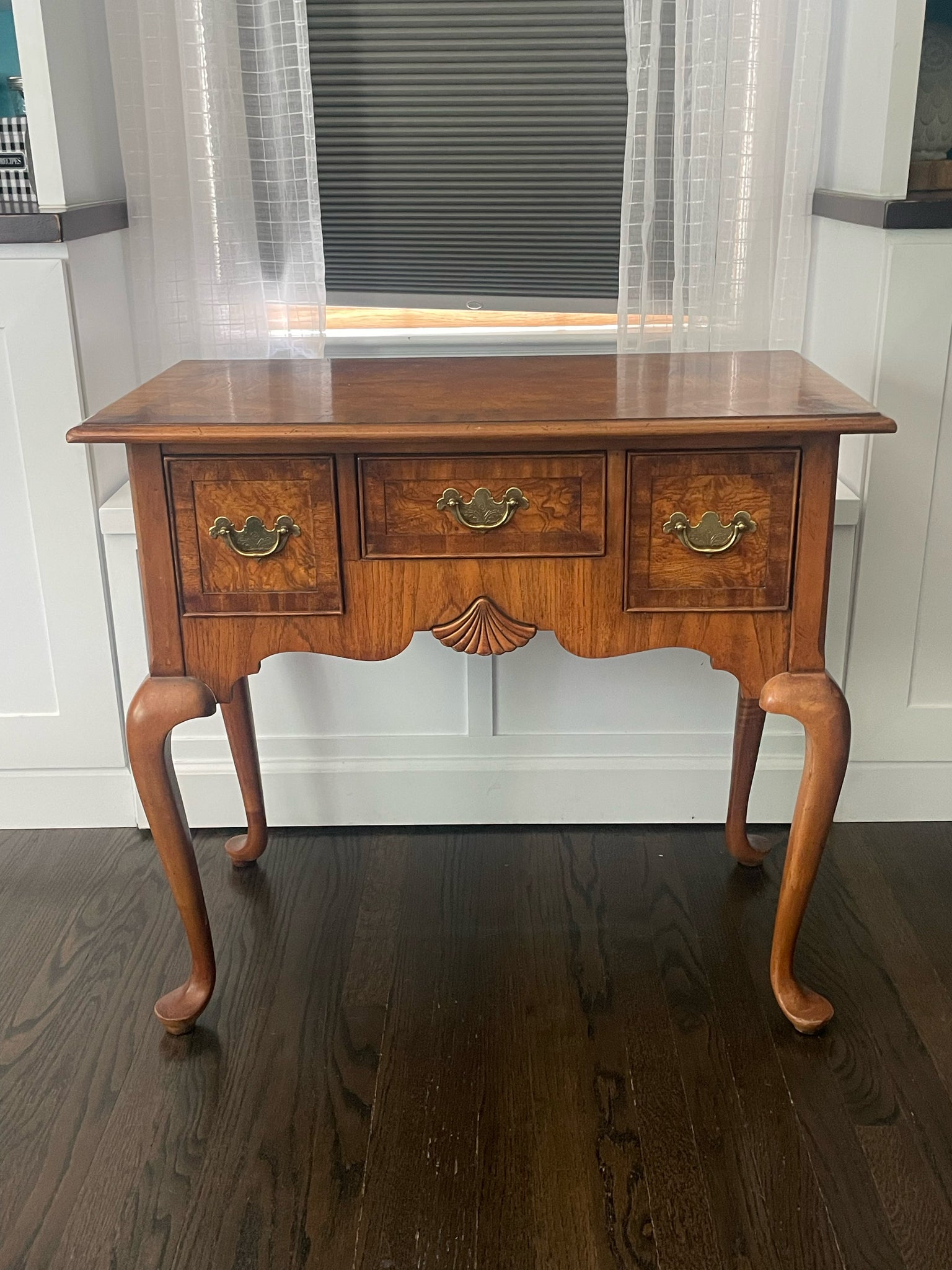 Hekman William & Mary Style Burlwood Low Boy Table