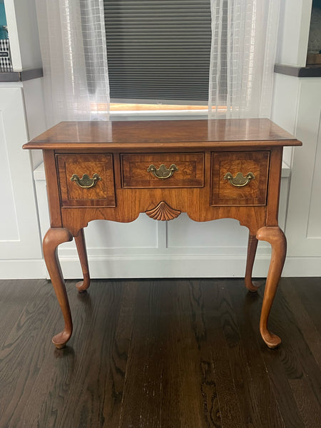 Hekman William & Mary Style Burlwood Low Boy Table