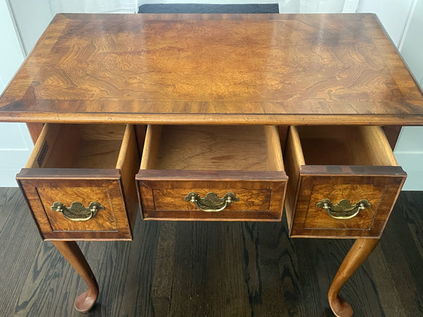 Hekman William & Mary Style Burlwood Low Boy Table