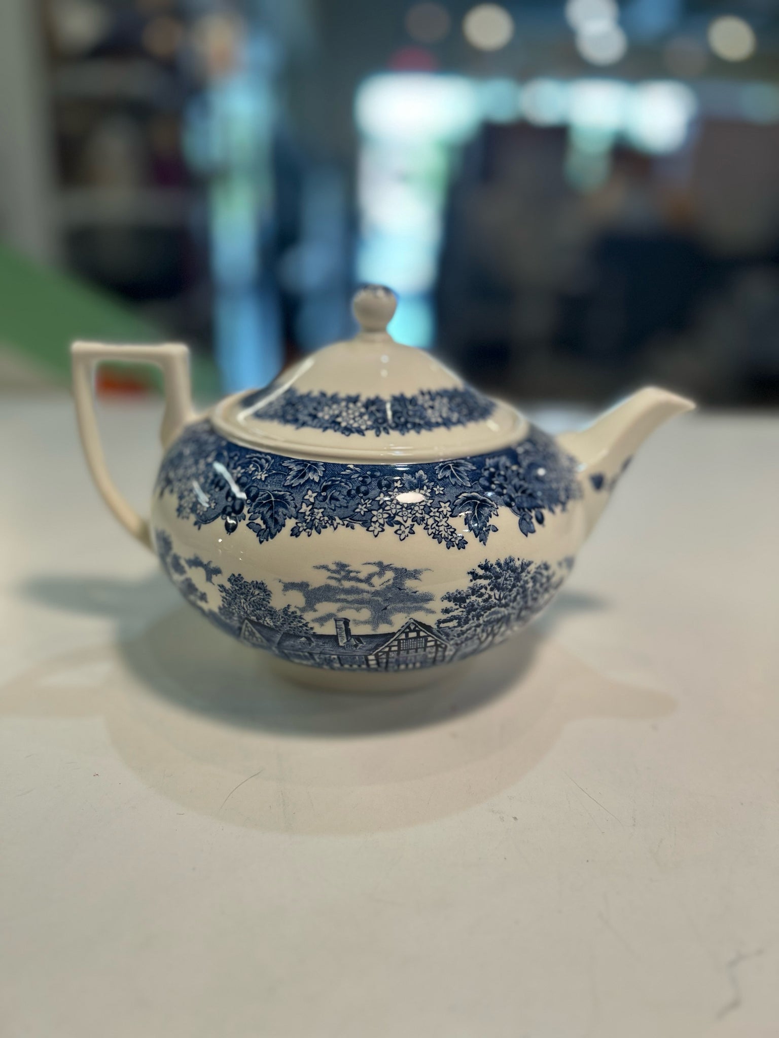 Wedgewood "The White Swan Inn" Tea Pot