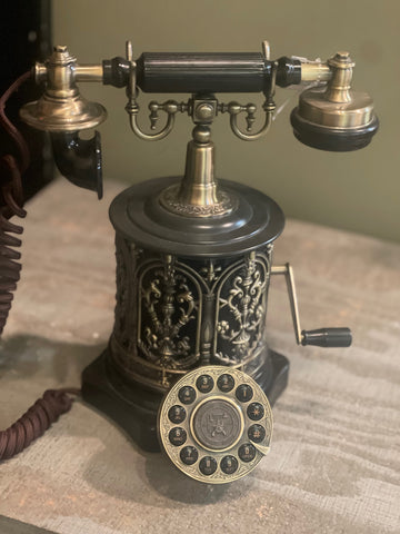 Toscano Retro-Style The Swedish Royal Family Replica Telephone
