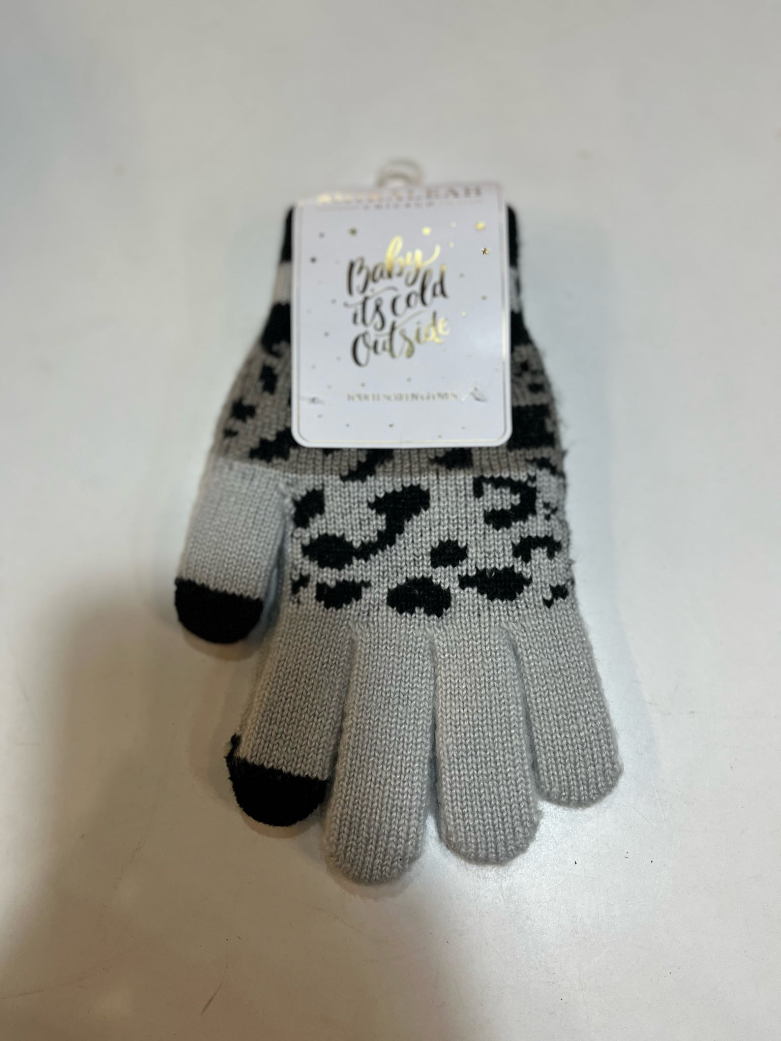 NWT Shiraleah Gray Cheetah Gloves