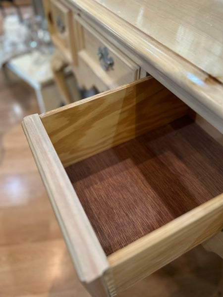 Walter E Smithe Buffet