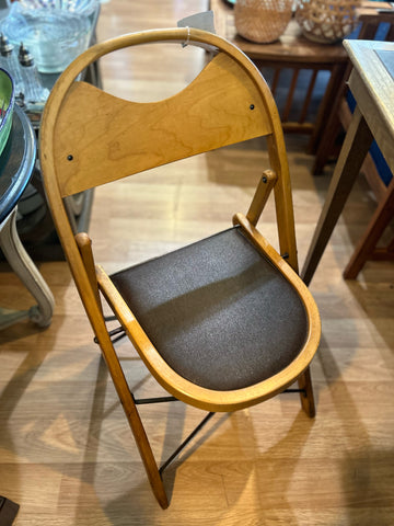 Vintage Folding Chair Set