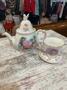 Alice in Wonderland Tea Set