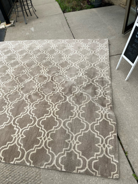 Pottery Barn Beige & White Scroll Pattern Rug