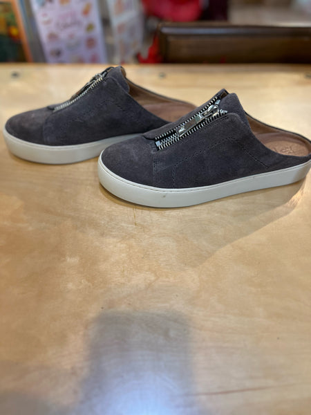 Frye Slip-On Shoes 8.5
