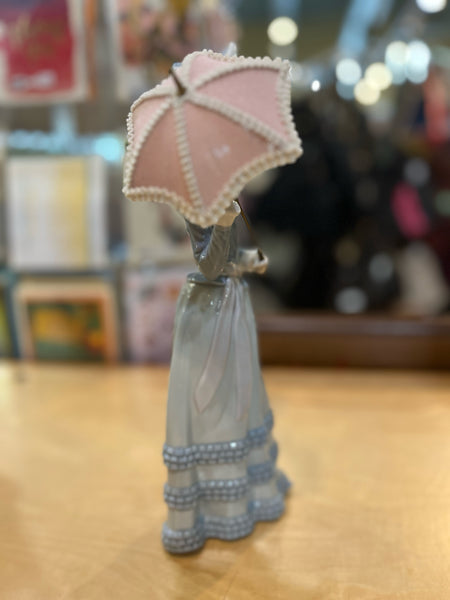 Lladro Aranjuez Little Lady Figurine