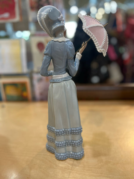 Lladro Aranjuez Little Lady Figurine