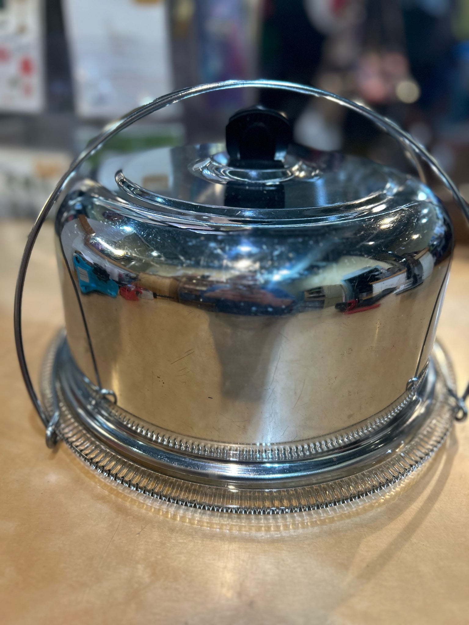 Vintage Cake Carrier