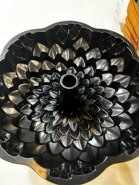 Nordicware Chrysanthemum Bundt Pan