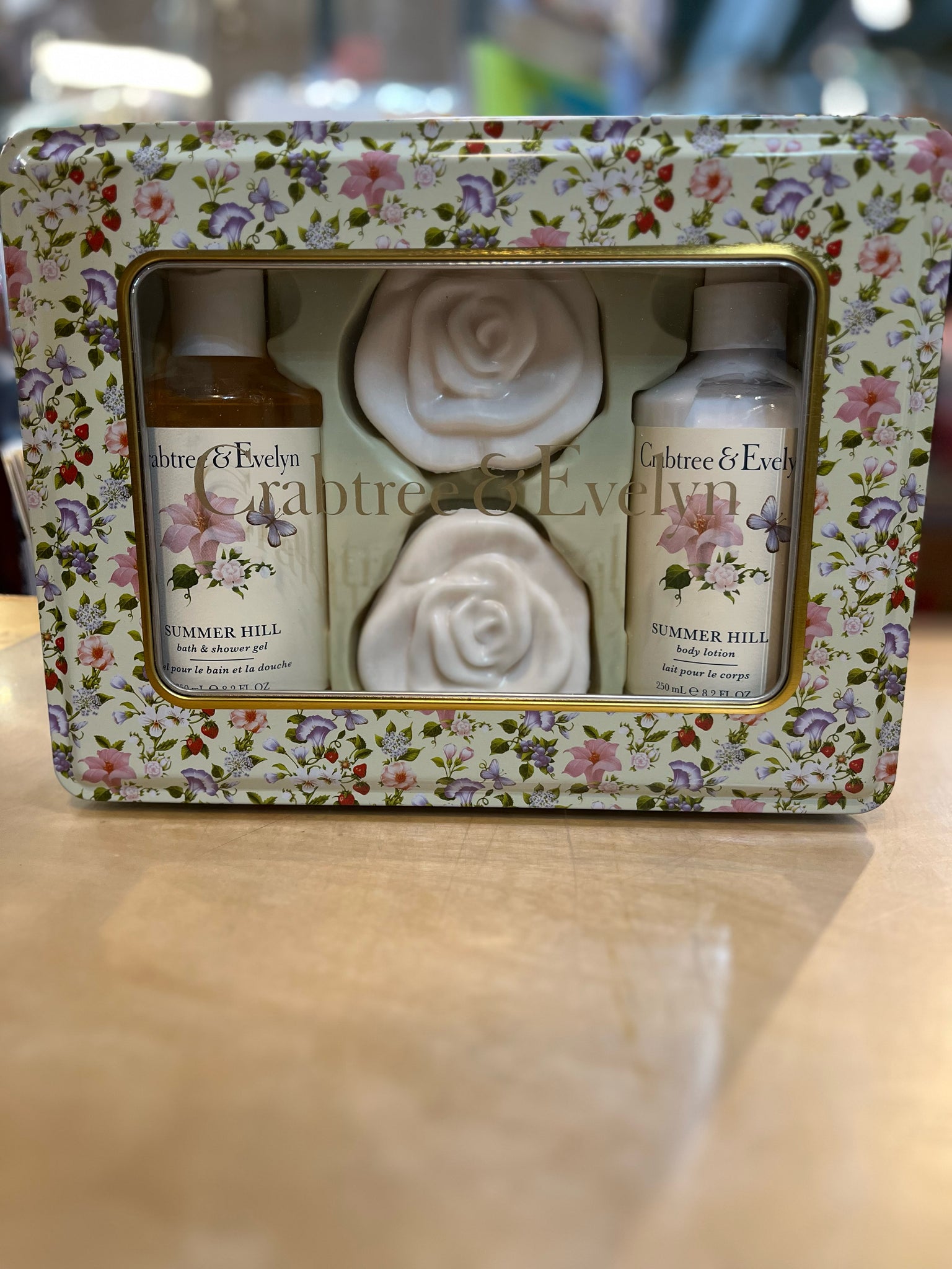 Crabtree & Evelyn “Summer Hill” Bath Set
