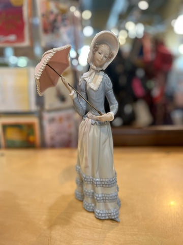 Lladro Aranjuez Little Lady Figurine