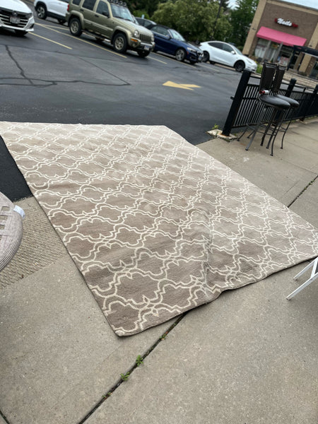 Pottery Barn Beige & White Scroll Pattern Rug
