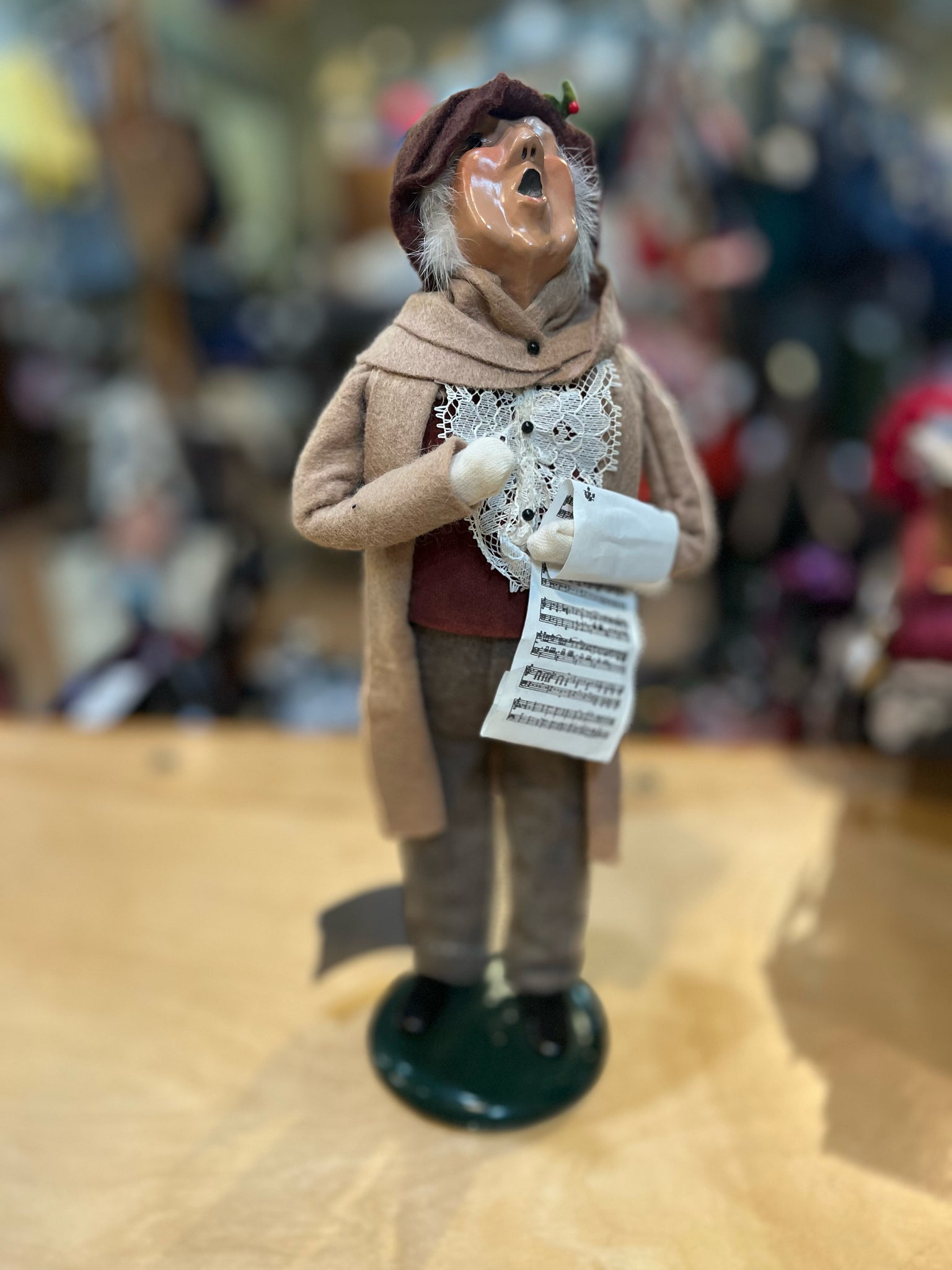 Byer's Caroler Beige Man w/ sheet music