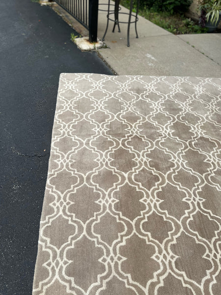 Pottery Barn Beige & White Scroll Pattern Rug