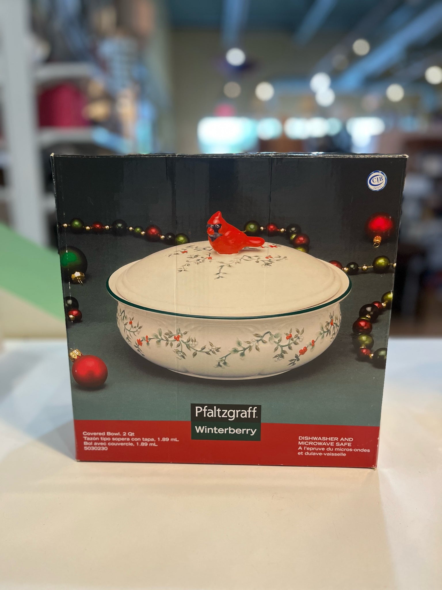 Pfaltzgraff Winterberry 2 Qt Covered Bowl