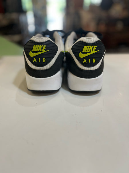 Nike Air Max 90 Sneakers