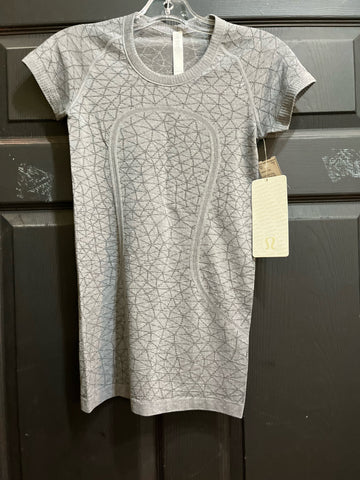 NWT Lululemon Gray “Swiftly Tech” Crew Shirt
