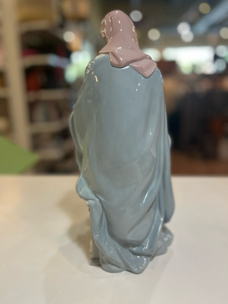 Retired Lladro "Mary & Baby Jesus" Figurine
