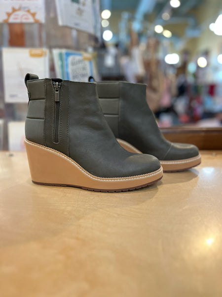 Toms Olive Green “Raven” Boots
