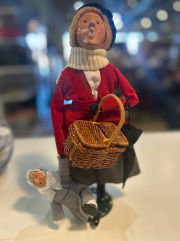 Byers Choice Caroler