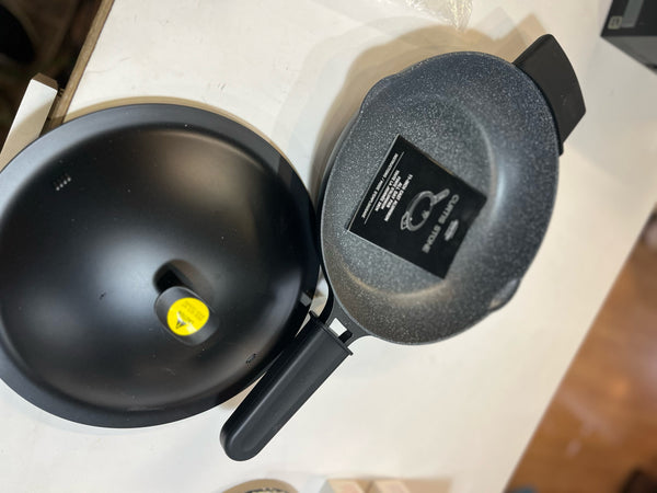 New Curtis Stone Lidded Pan