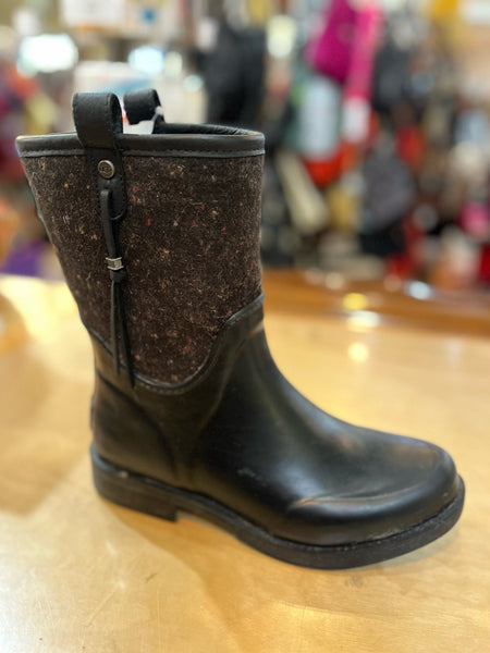 8 UGG Black Boots