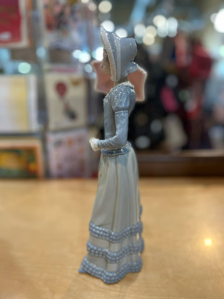 Lladro Aranjuez Little Lady Figurine