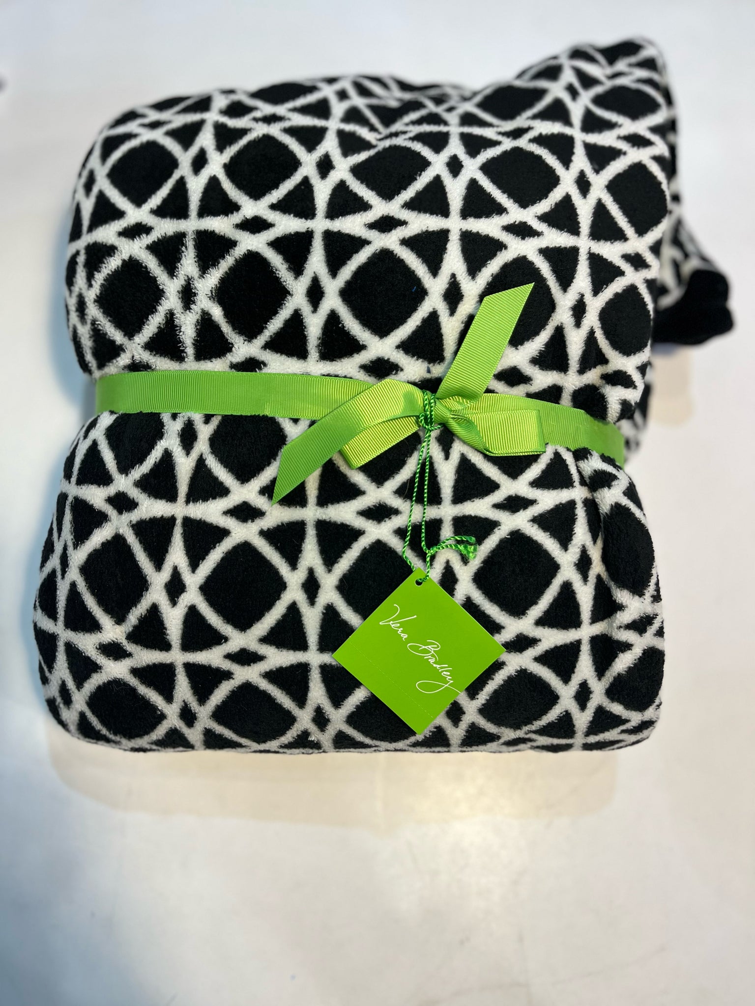 NWT Vera Bradley Black & White Throw Blanket