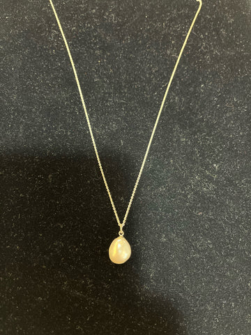 Opulenza Baroque Pearl Pendant Necklace