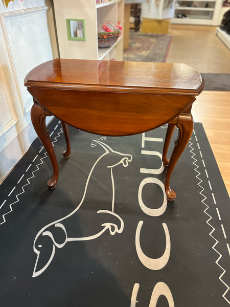 Gordon's Cherrywood Drop Leaf Queen Anne Style End Table